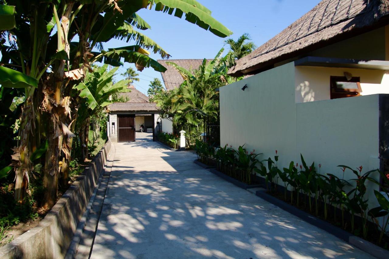 Villa Surgawi Lovina Buitenkant foto