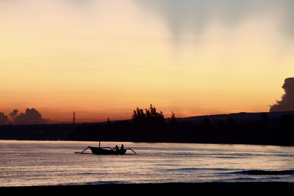 Villa Surgawi Lovina Buitenkant foto