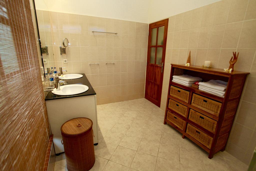 Villa Surgawi Lovina Buitenkant foto