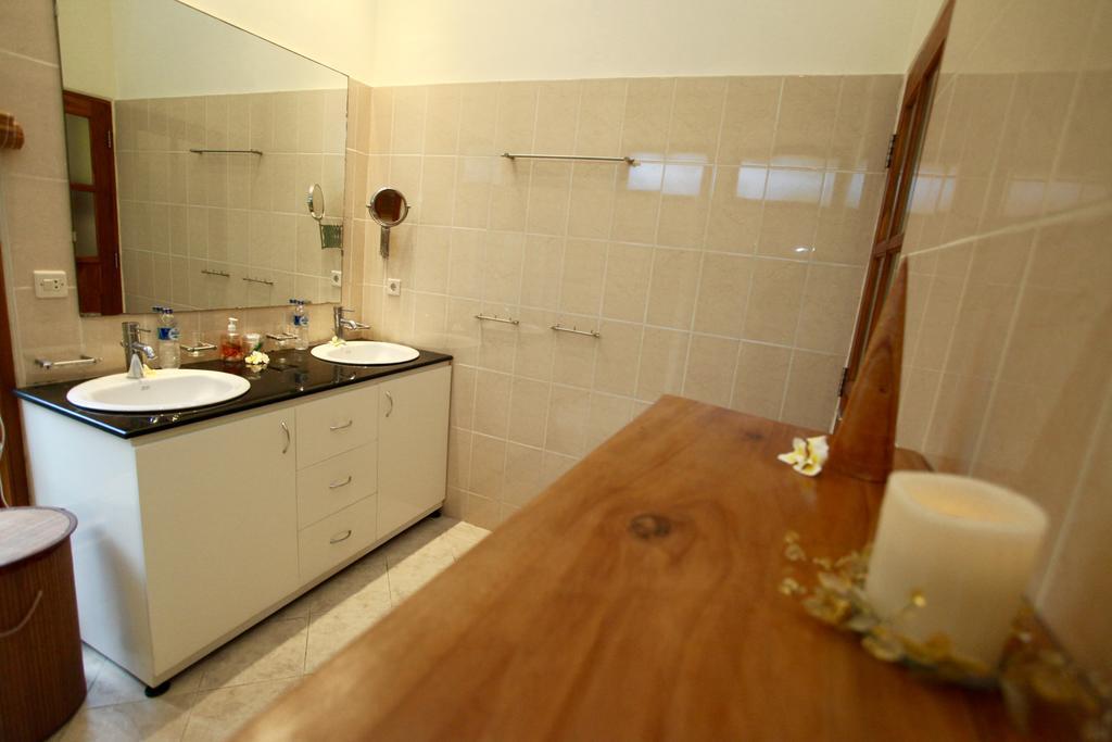 Villa Surgawi Lovina Buitenkant foto