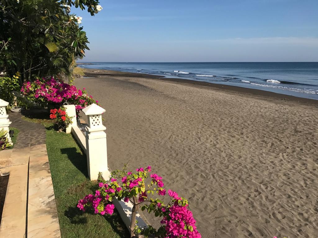 Villa Surgawi Lovina Buitenkant foto